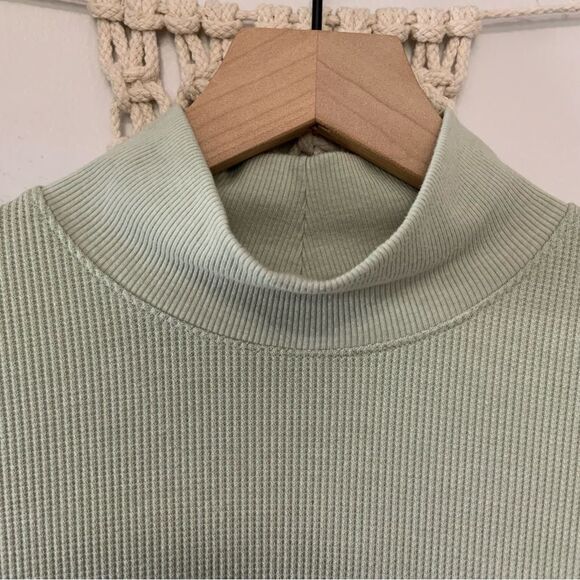 AMERICAN EAGLE Blizzard Mock Neck Rib Knit Cropped Long Sleeve T-Shirt Green M - Picture 4 of 8